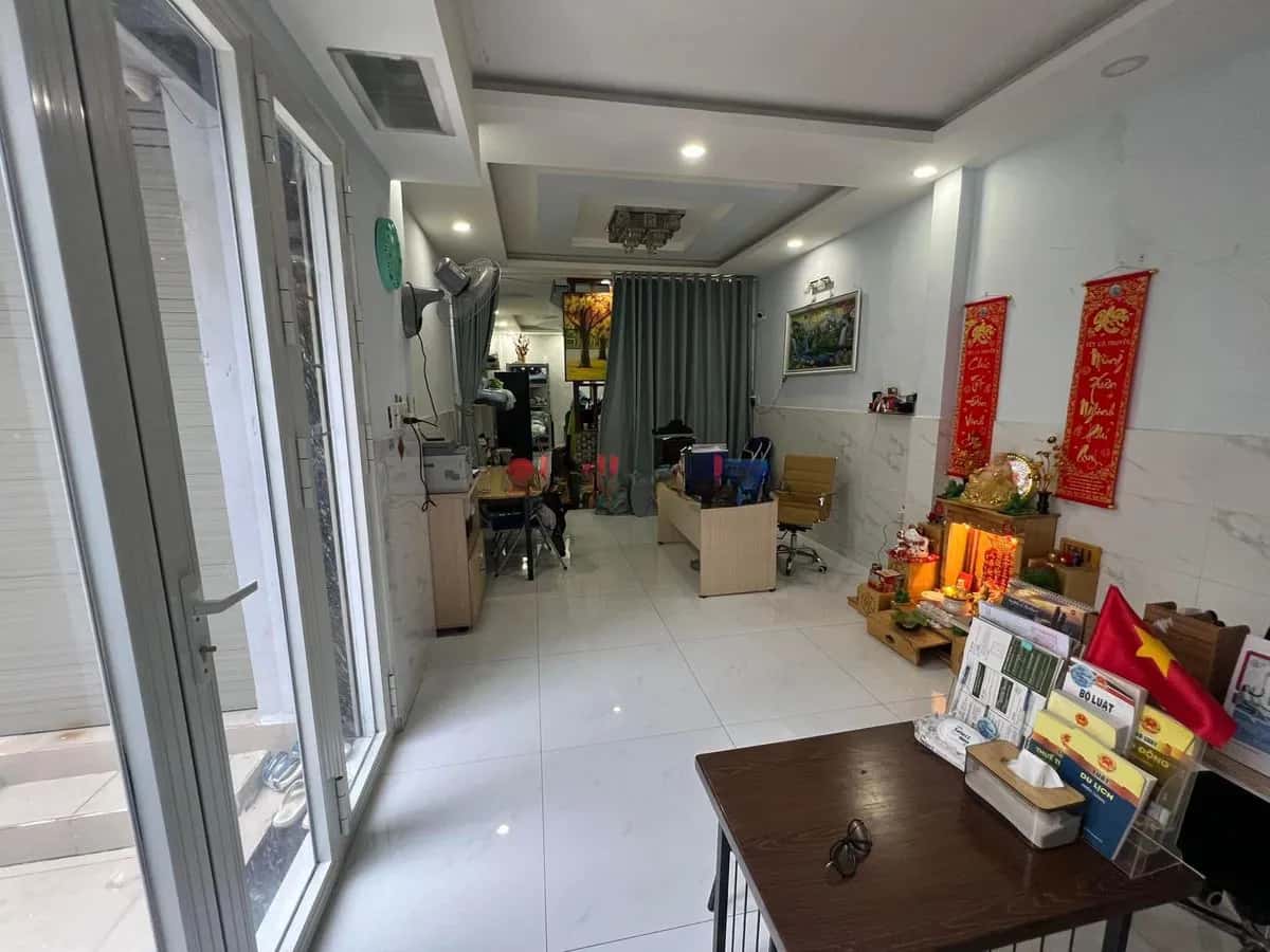 Cho thuê nhà hẻm Nguyễn Phi Khanh Quận 1, TP.HCM – 3 phòng ngủ, giá 25 triệu