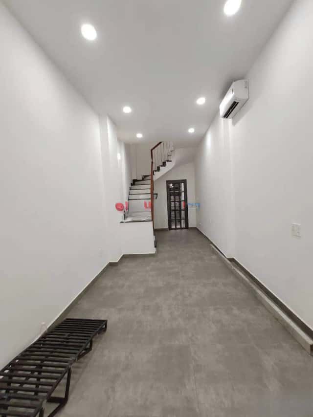 Cho thuê nhà hẻm Tôn Thất Tùng Quận 1, TP.HCM – 2 phòng ngủ, giá 18 triệu