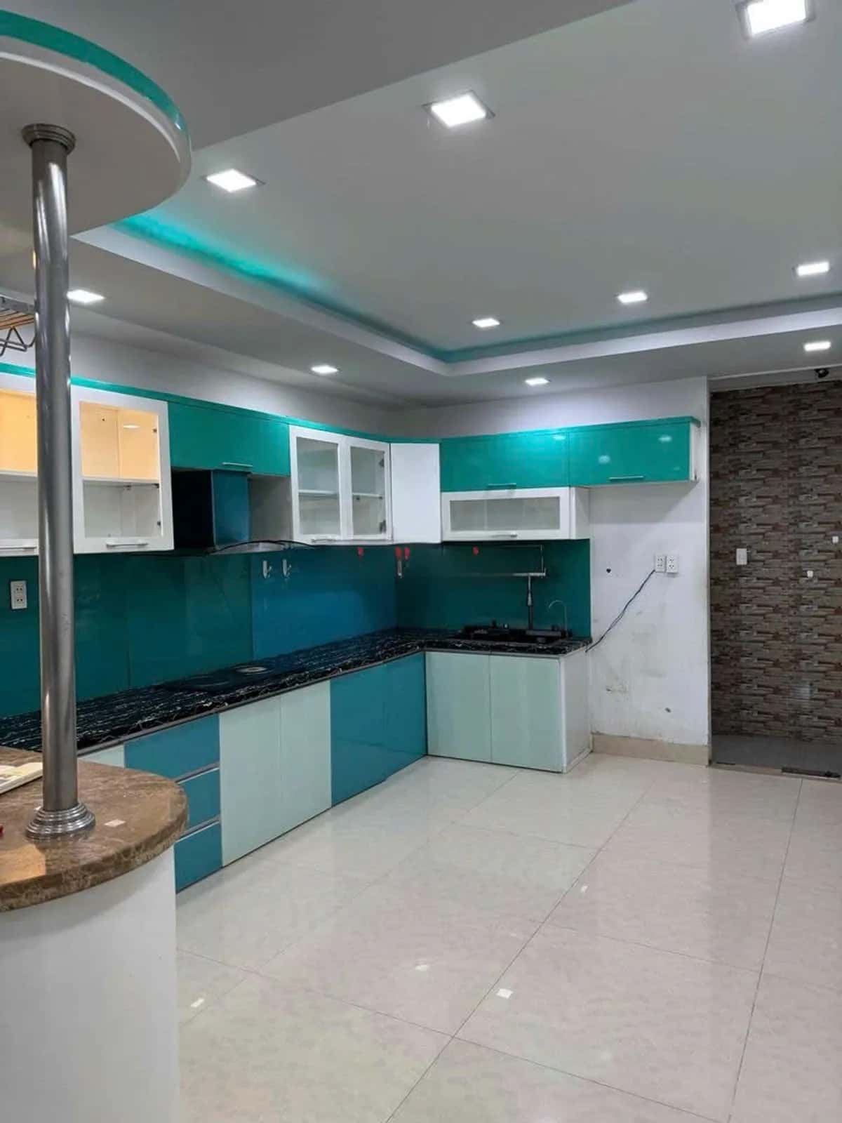 Cho thuê nhà mặt tiền Tam Đảo Quận 10, TP.HCM – 6 phòng ngủ, giá 35 triệu