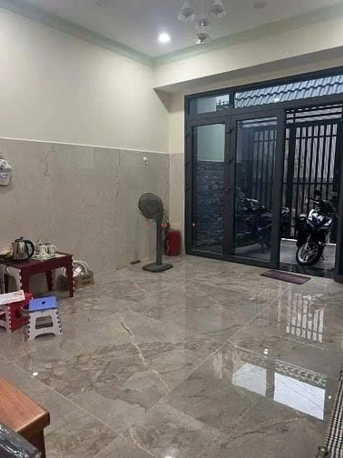 Cho thuê nhà hẻm Lạc Long Quân Tân Bình, TP.HCM – 4 phòng ngủ, giá 25 triệu
