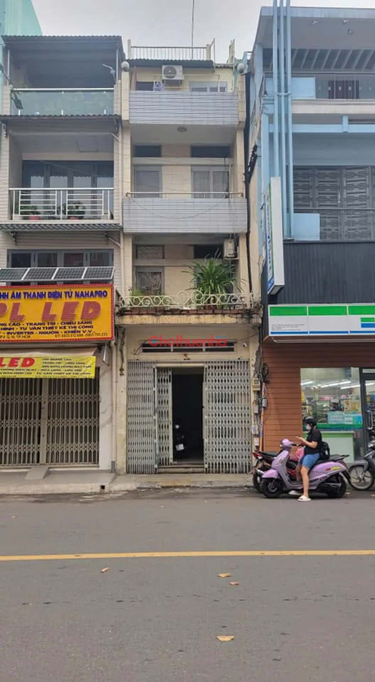 Cho thuê nhà mặt tiền Nguyễn Kim Quận 10, TP.HCM – 3 phòng ngủ, giá 30 triệu
