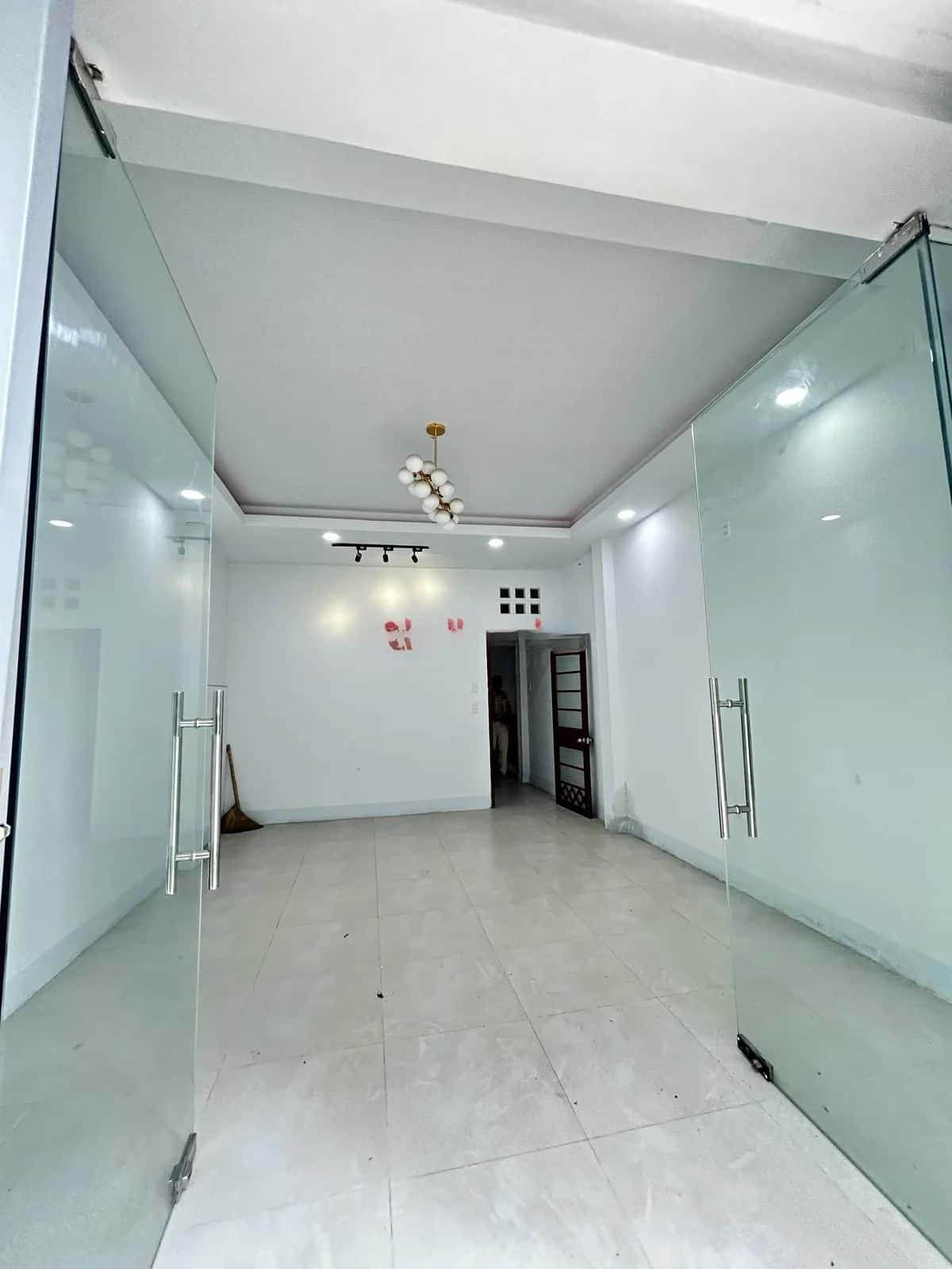 Cho thuê nhà mặt tiền Bàu Cát 2 Tân Bình, TP.HCM – 6 phòng ngủ, giá 45 triệu