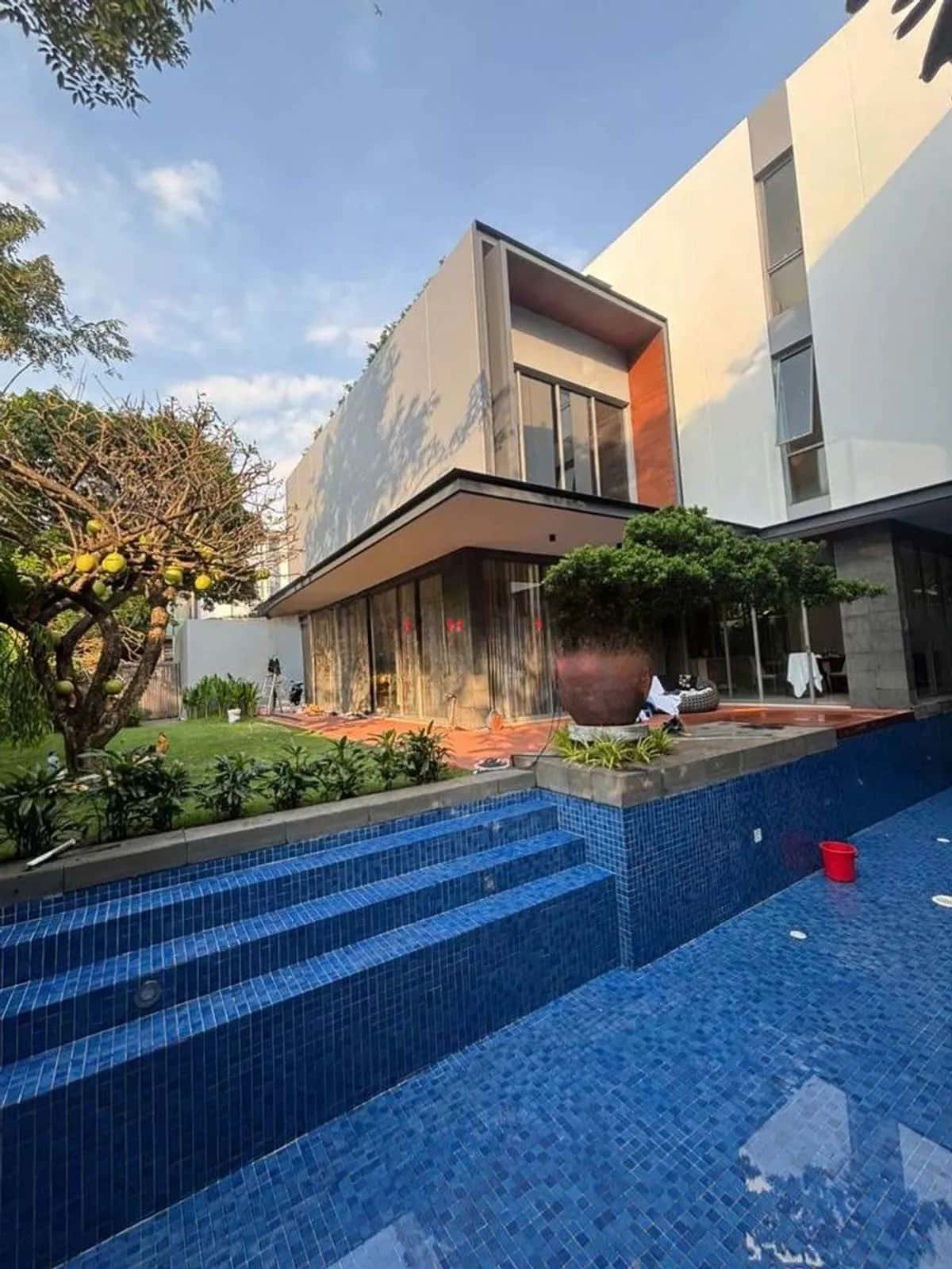 Cho thuê nhà hẻm Nguyễn Văn Hưởng Quận 2, TP.HCM – 7 phòng ngủ, giá 286 triệu