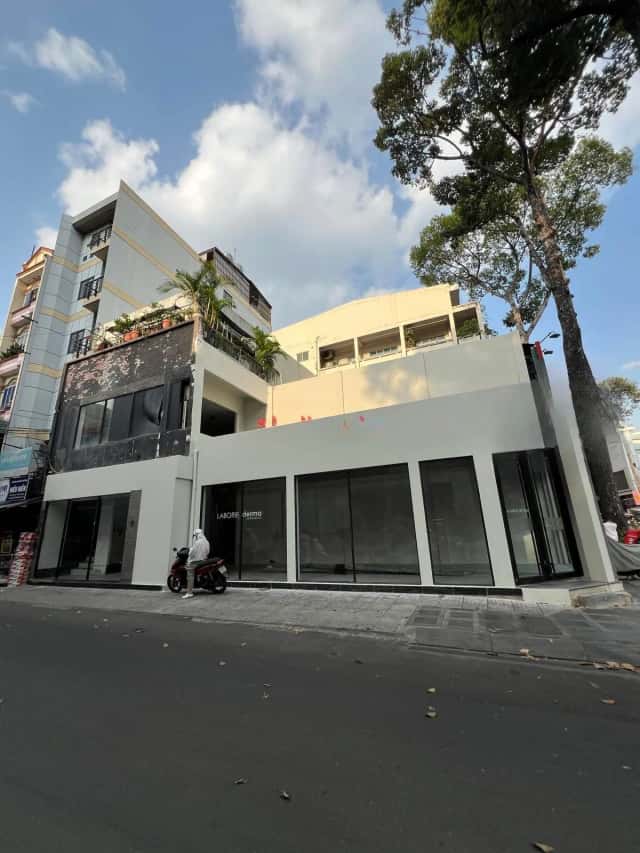 Cho thuê nhà mặt tiền Đường 3/2 Quận 10, TP.HCM – giá 120 triệu