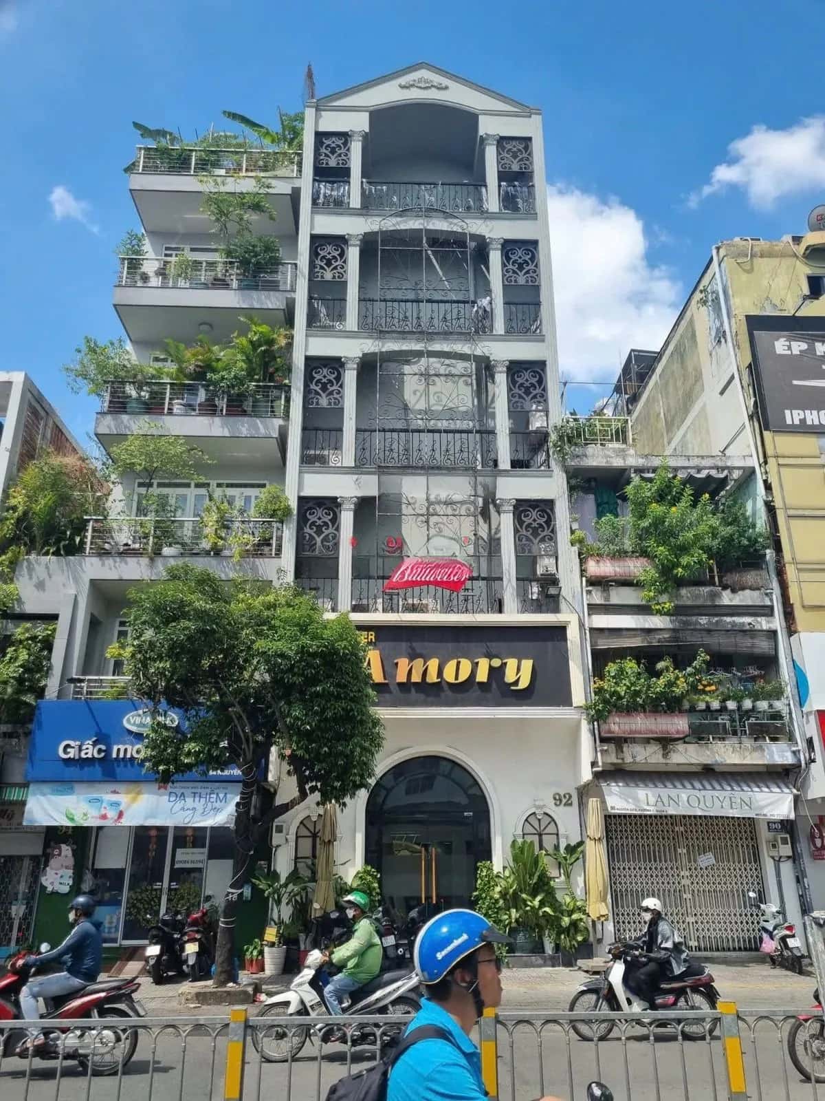 Cho thuê nhà mặt tiền Nguyễn Biểu Quận 5, TP.HCM – giá 150 triệu