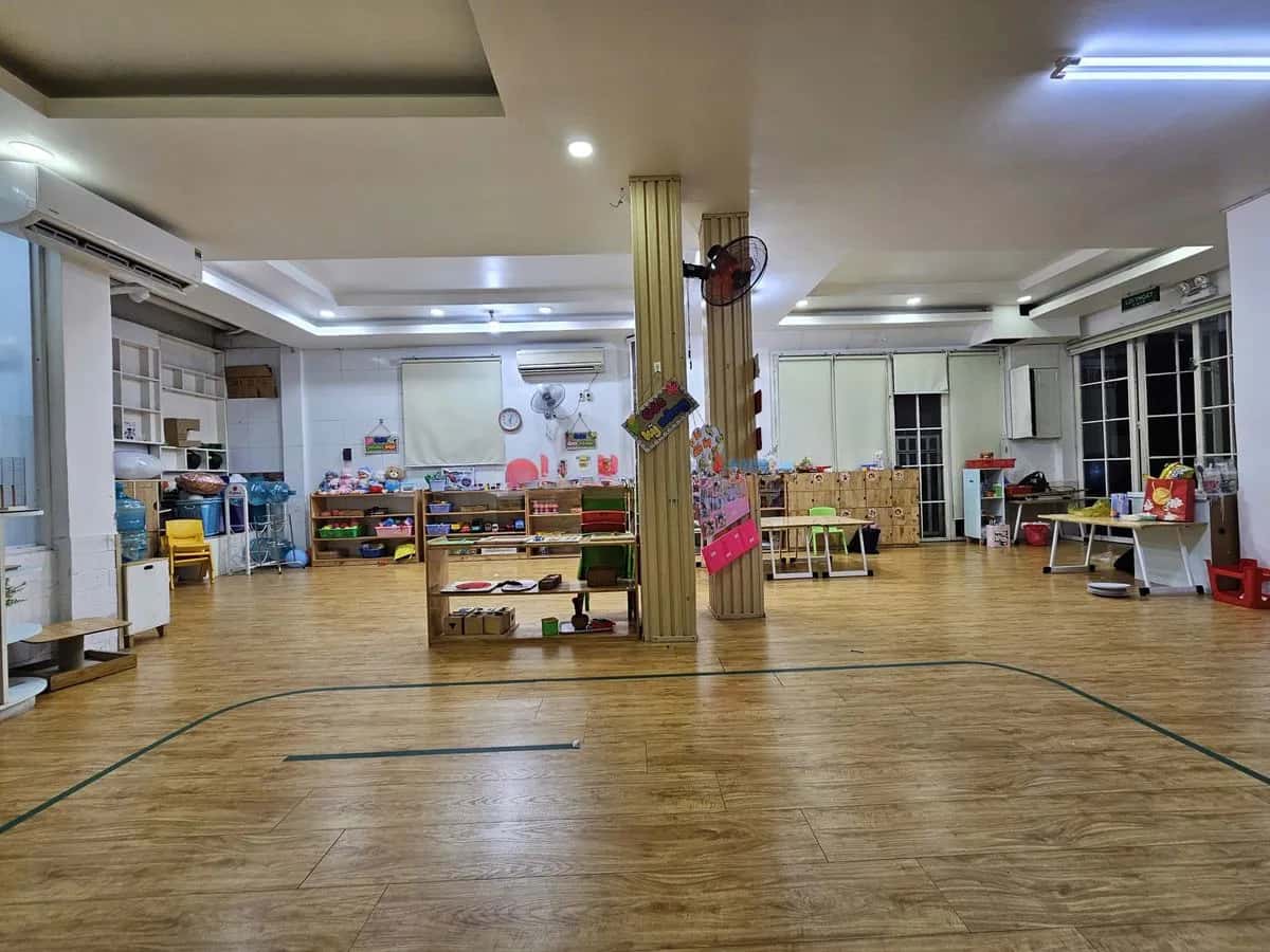 Cho thuê nhà mặt tiền Lê Đại Hành Quận 11, TP.HCM – giá 100 triệu