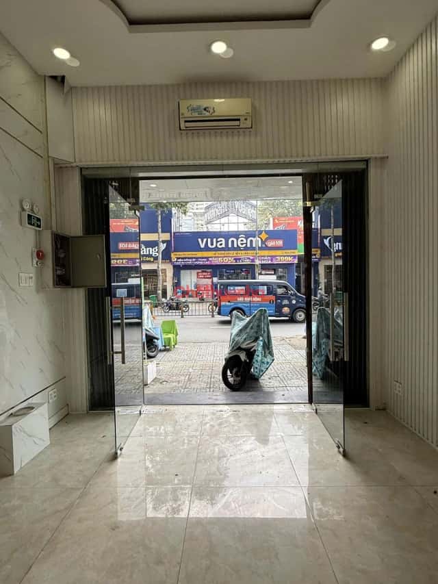 Cho thuê nhà mặt tiền Đường Nguyễn Chí Thanh Quận 10, TP.HCM – giá 55 triệu