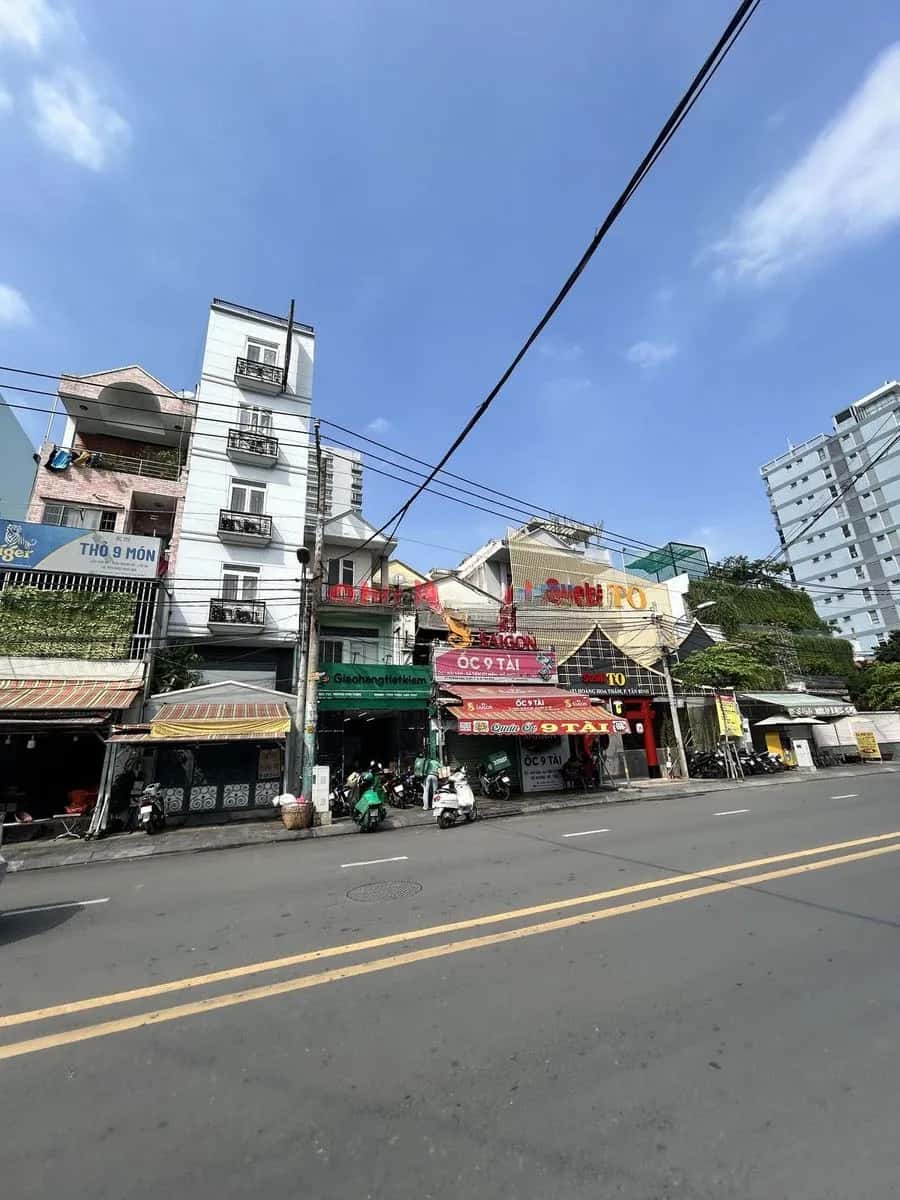 Cho thuê nhà mặt tiền Hoàng Hoa Thám Tân Bình, TP.HCM – 3 phòng ngủ, giá 32 triệu