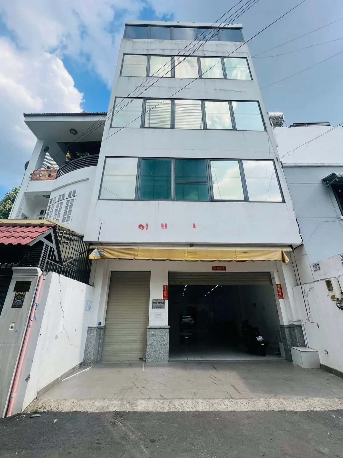 Cho thuê nhà mặt tiền Nguyễn Gia Trí Bình Thạnh, TP.HCM – giá 85 triệu