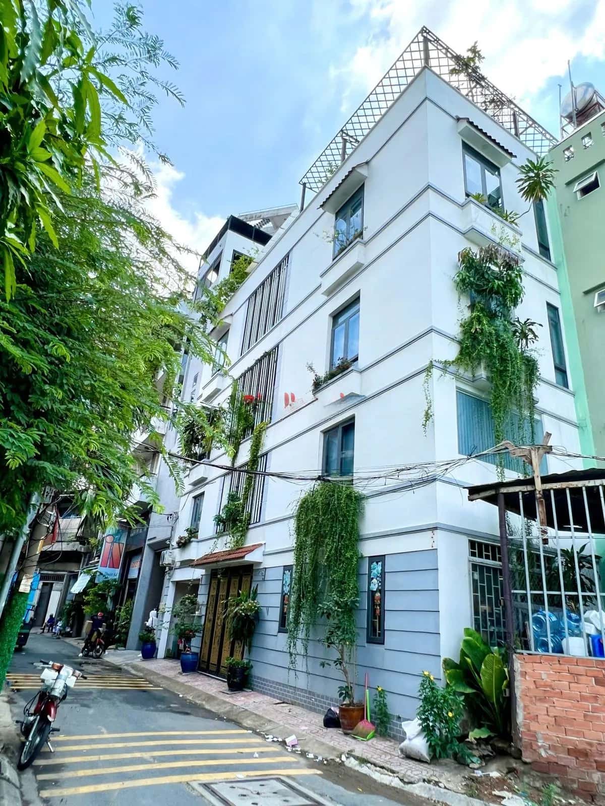 Cho thuê nhà hẻm Phan Huy Chú Quận 5, TP.HCM – 6 phòng ngủ, giá 35 triệu