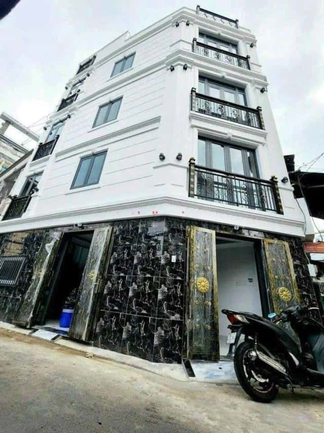 Cho thuê nhà hẻm Thích Quảng Đức Phú Nhuận, TP.HCM – 4 phòng ngủ, giá 21 triệu