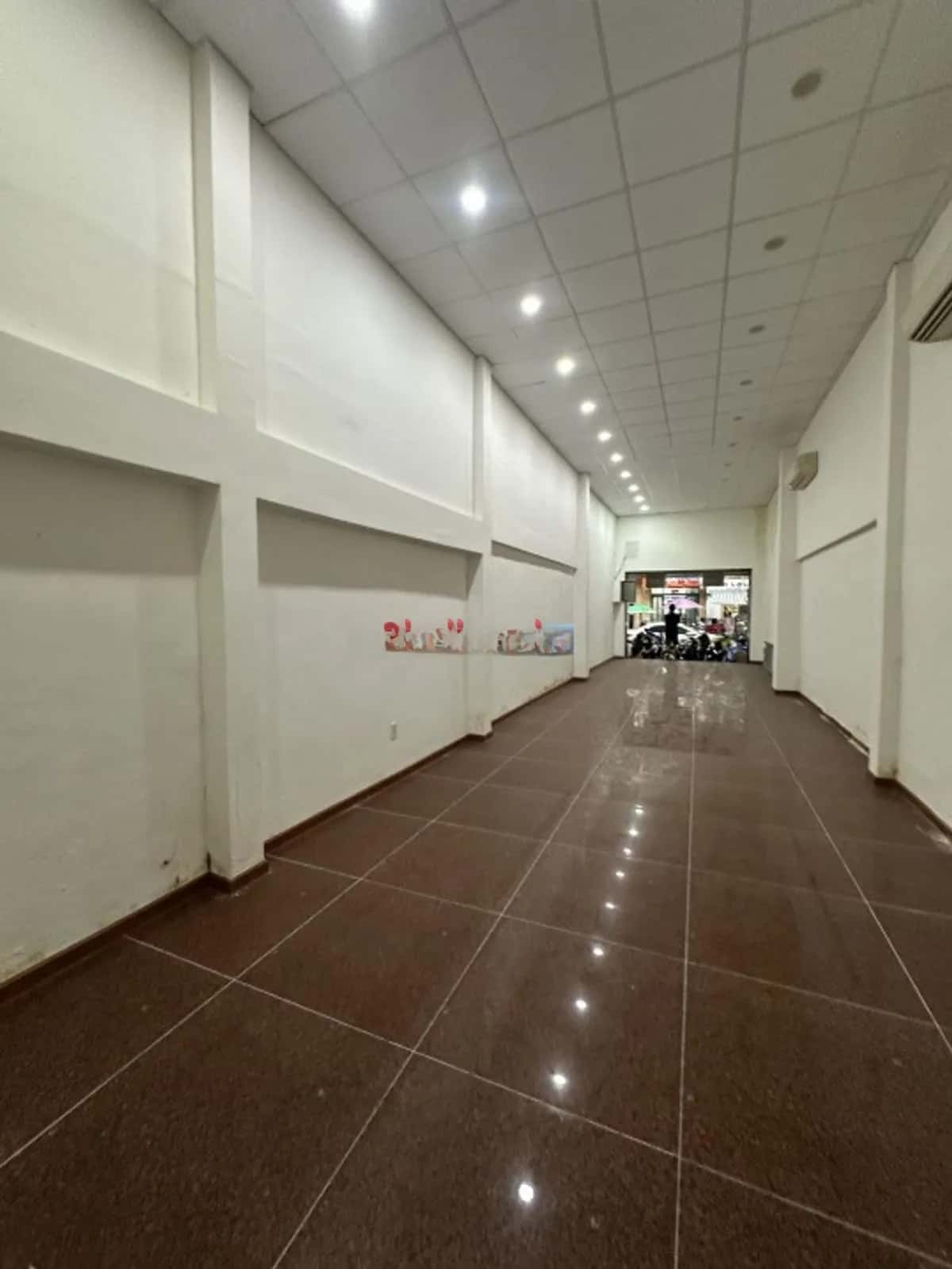 Cho thuê nhà mặt tiền Nguyễn Thái Bình Quận 1, TP.HCM – giá 68 triệu