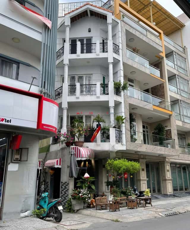 Cho thuê nhà mặt tiền Hồ Hảo Hớn Quận 1, TP.HCM – 10 phòng ngủ, giá 52 triệu Cho thuê nhà mặt tiền Hồ Hảo Hớn Quận 1, TP.HCM – 10 phòng ngủ, giá 52 triệu