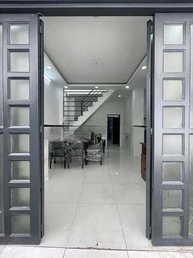 Cho thuê nhà hẻm Quận 5, TP.HCM – 3 phòng ngủ, giá 15 triệu