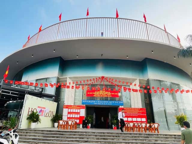 Cho thuê nhà mặt tiền Đường Nguyễn Văn Linh Quận 7, TP.HCM – 4 phòng ngủ, giá 220 triệu Cho thuê nhà mặt tiền Đường Nguyễn Văn Linh Quận 7, TP.HCM – 4 phòng ngủ, giá 220 triệu