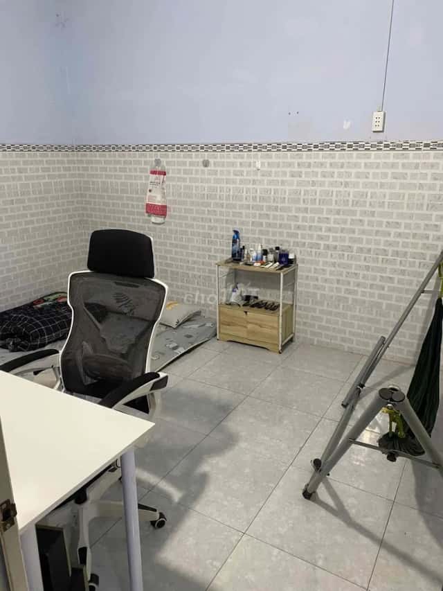 Cho thuê nhà hẻm Hẻm 23 Hóc Môn, TP.HCM – 2 phòng ngủ, giá 2.5 triệu
