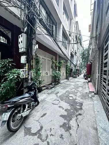 Cho thuê nhà hẻm Phố Láng Hạ Đống Đa, Hà Nội – 4 phòng ngủ, giá 16 triệu