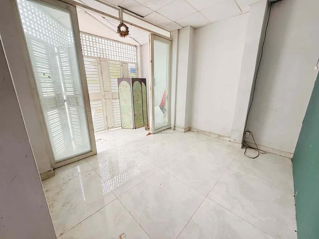 Cho thuê nhà mặt tiền Đường Âu Cơ Quận Tân Phú, TP.HCM – 1 phòng ngủ, giá 5.5 triệu