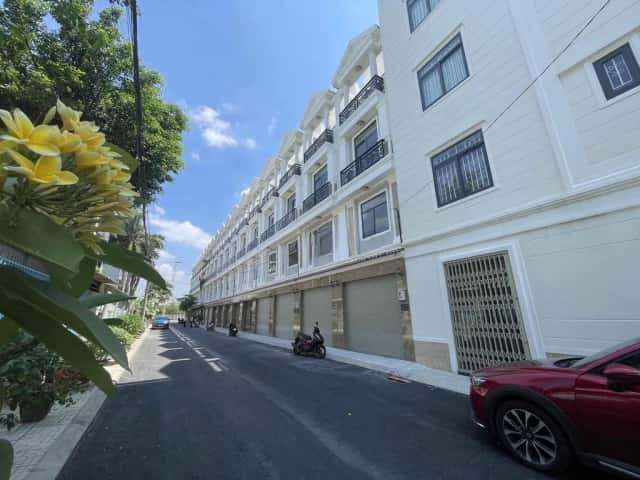Cho thuê nhà hẻm Quốc lộ 13 Thủ Đức, TP.HCM – 4 phòng ngủ, giá 16 triệu Cho thuê nhà hẻm Quốc lộ 13 Thủ Đức, TP.HCM – 4 phòng ngủ, giá 16 triệu