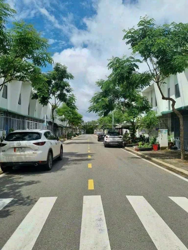 Cho thuê nhà hẻm Thị xã Bến Cát, Ho Chi Minh – 3 phòng ngủ, giá 5 triệu