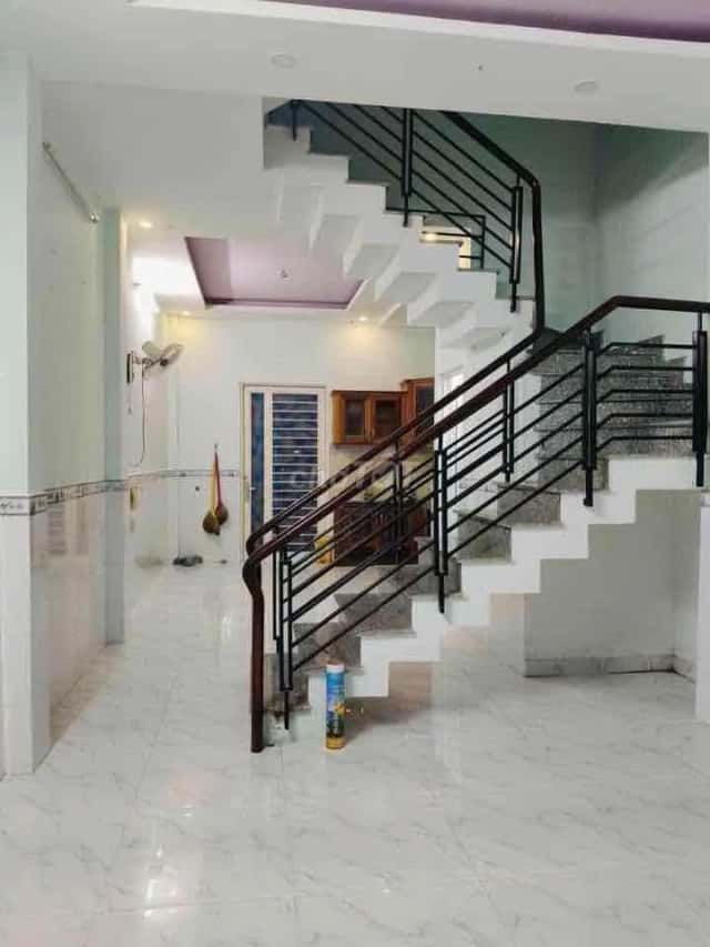 Cho thuê nhà hẻm Đường Trường Lưu Quận 9 cũ, TP.HCM – 3 phòng ngủ, giá 8 triệu