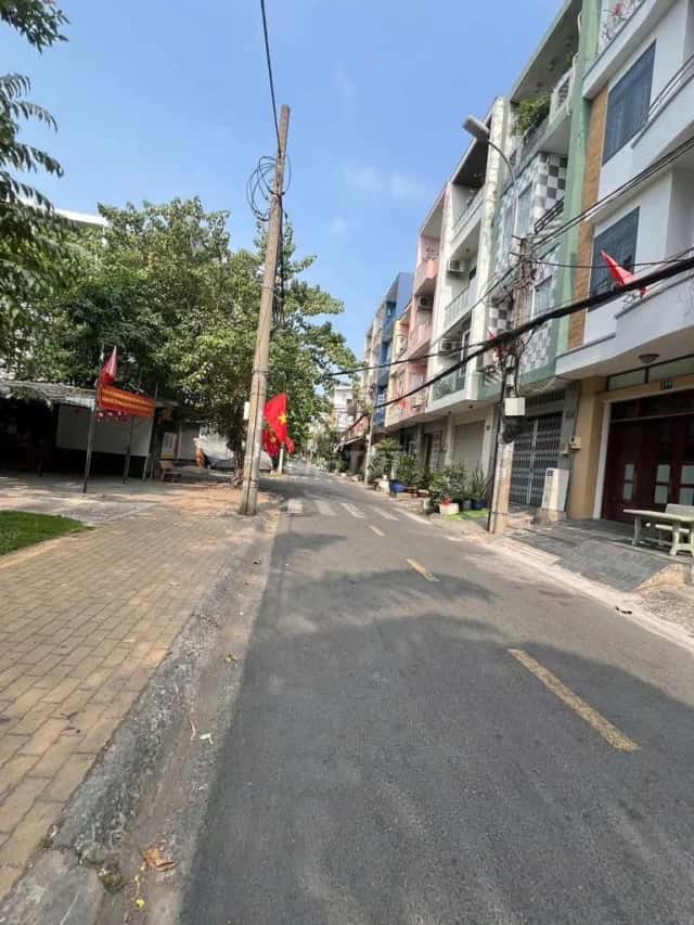Bán nhà hẻm Bông Sao Quận 8, TP.HCM – 5 phòng ngủ, giá 11.3 tỷ Bán nhà hẻm Bông Sao Quận 8, TP.HCM – 5 phòng ngủ, giá 11.3 tỷ