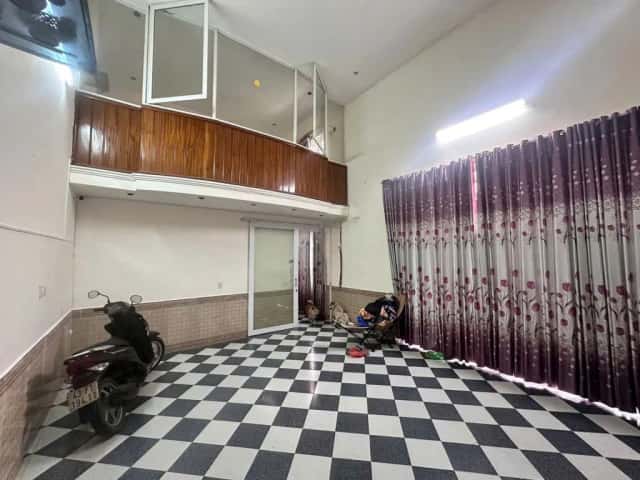 Cho thuê nhà mặt tiền Nguyễn Văn Tố Hải Châu, Đà Nẵng – 2 phòng ngủ, giá 8 triệu