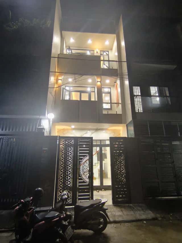 Cho thuê nhà hẻm Lò Lu Quận 9 cũ, Ho Chi Minh – 4 phòng ngủ, giá 12 triệu