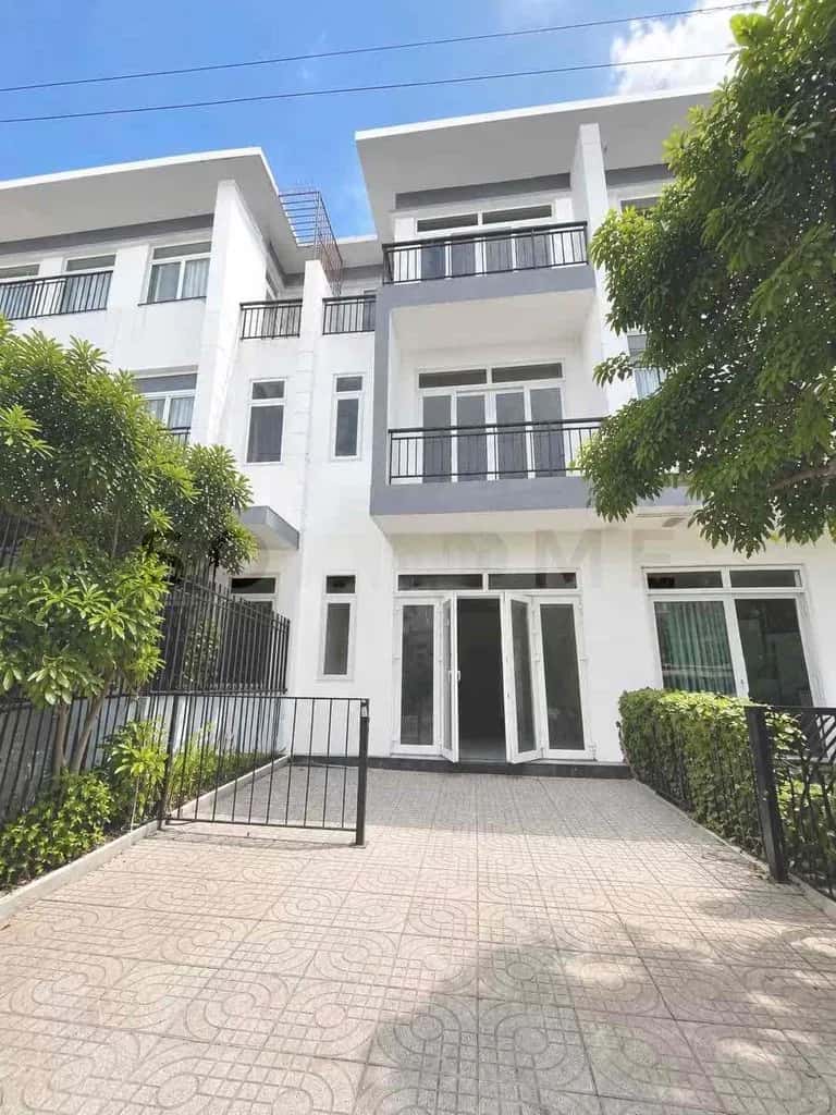 Cho thuê nhà hẻm Hẻm 7A231 Huyện Đức Hòa, Tây Ninh – 4 phòng ngủ, giá 6 triệu