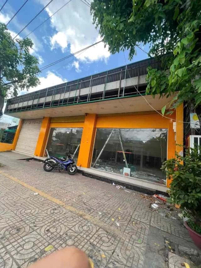 Cho thuê nhà mặt tiền Hẻm 128 Huyện Hóc Môn, TP.HCM – 4 phòng ngủ, giá 28 triệu