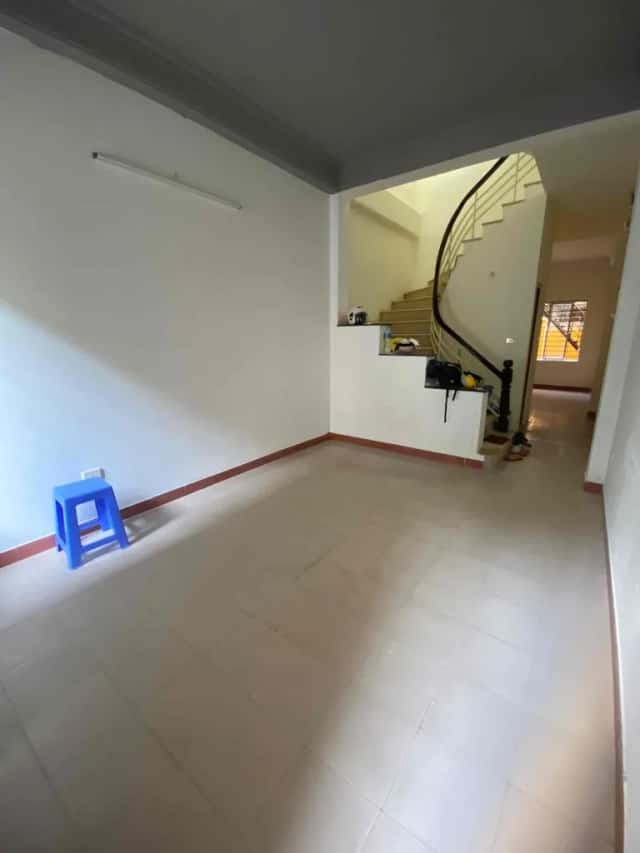 Cho thuê nhà hẻm G4 Giảng Võ, Hà Nội – 4 phòng ngủ, giá 18.5 triệu