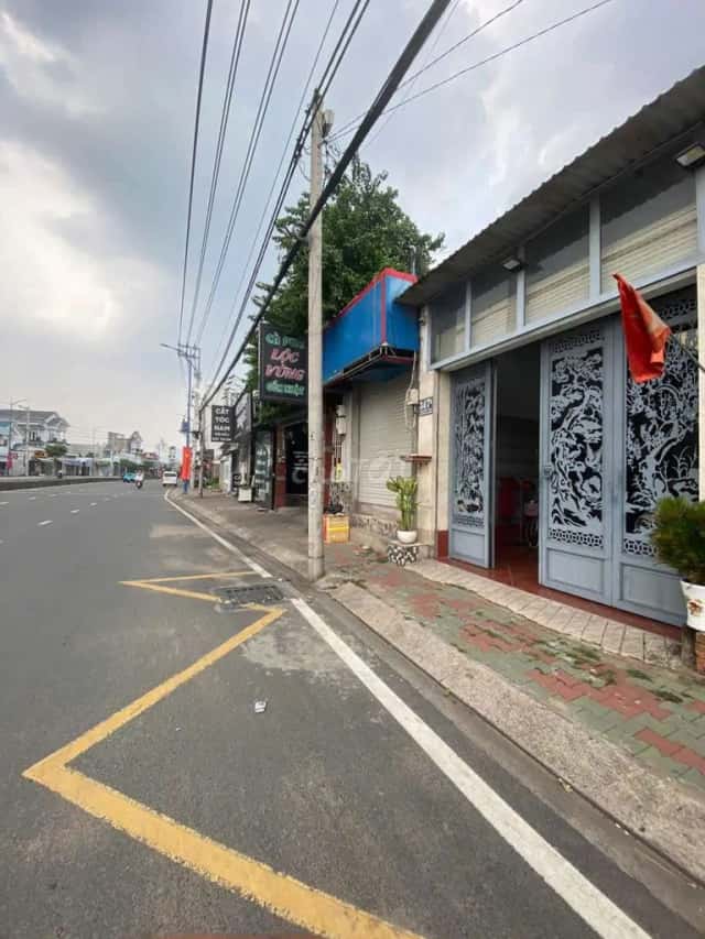 Cho thuê nhà mặt tiền Hẻm 5 Huyện Hóc Môn, TP.HCM – 2 phòng ngủ, giá 20 triệu