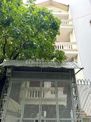 Cho thuê nhà hẻm Đường Nguyễn Khang Yên Hòa, Hà Nội – 4 phòng ngủ, giá 35 triệu Cho thuê nhà hẻm Đường Nguyễn Khang Yên Hòa, Hà Nội – 4 phòng ngủ, giá 35 triệu