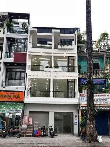 Cho thuê nhà mặt tiền Quận 10, TP.HCM – giá 120 triệu