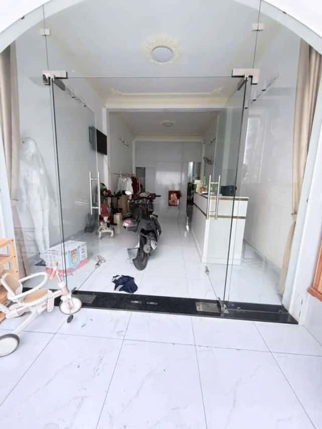Cho thuê nhà hẻm Hòa Bình Tân Phú, Ho Chi Minh – 5 phòng ngủ, giá 18 triệu Cho thuê nhà hẻm Hòa Bình Tân Phú, Ho Chi Minh – 5 phòng ngủ, giá 18 triệu