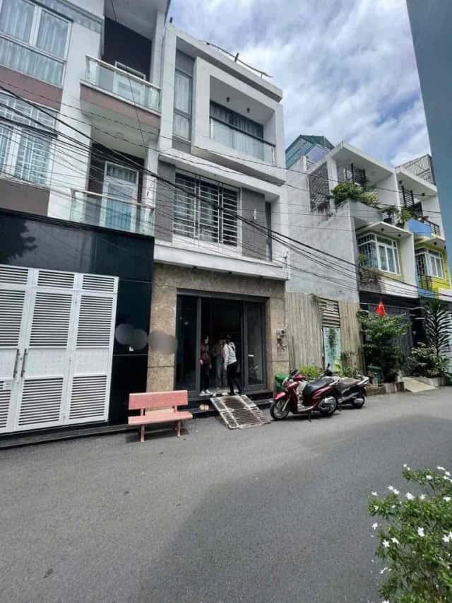 Cho thuê nhà hẻm Đường 102 Quận 9 cũ, TP.HCM – 3 phòng ngủ, giá 12 triệu Cho thuê nhà hẻm Đường 102 Quận 9 cũ, TP.HCM – 3 phòng ngủ, giá 12 triệu