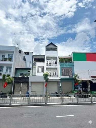 Cho thuê nhà mặt tiền Dương Quảng Hàm Gò Vấp, TP.HCM – 5 phòng ngủ, giá 30 triệu Cho thuê nhà mặt tiền Dương Quảng Hàm Gò Vấp, TP.HCM – 5 phòng ngủ, giá 30 triệu
