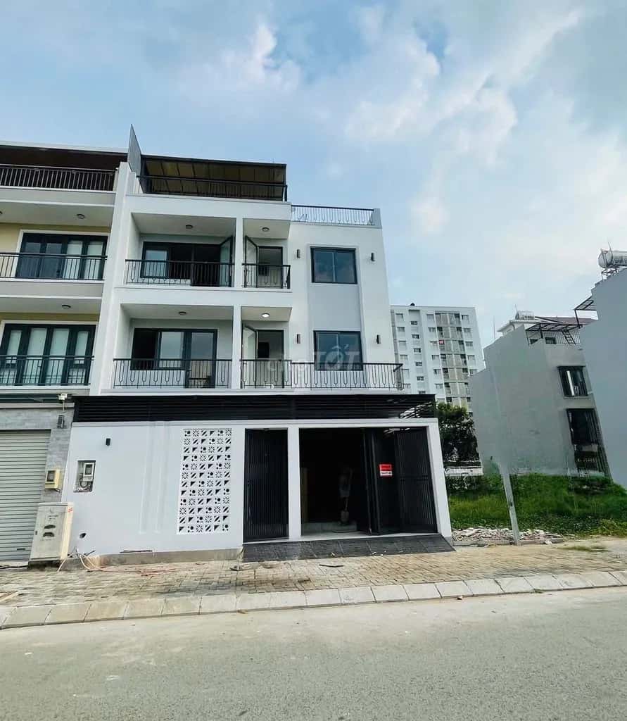 Cho thuê căn hộ dịch vụ Đường Đỗ Xuân Hợp Quận 9 cũ, TP.HCM – 1 phòng ngủ, giá 4.5 triệu
