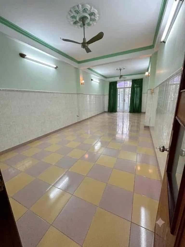 Cho thuê nhà hẻm Đường Đỗ Ngọc Thạnh Quận 11, TP.HCM – 4 phòng ngủ, giá 20 triệu