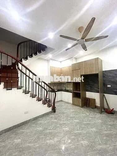 Cho thuê nhà hẻm Van Mieu - Quoc Tu Giam, Ha Noi – 3 phòng ngủ, giá 15 triệu