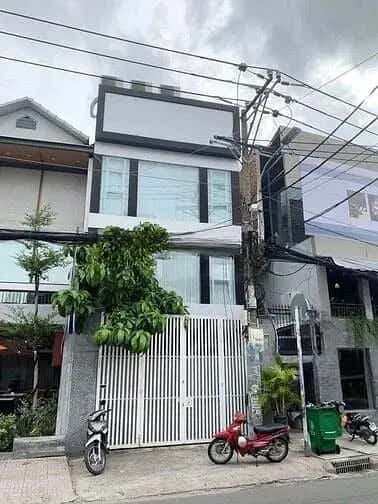 Cho thuê nhà hẻm Quận 10, TP.HCM – 4 phòng ngủ, giá 60 triệu