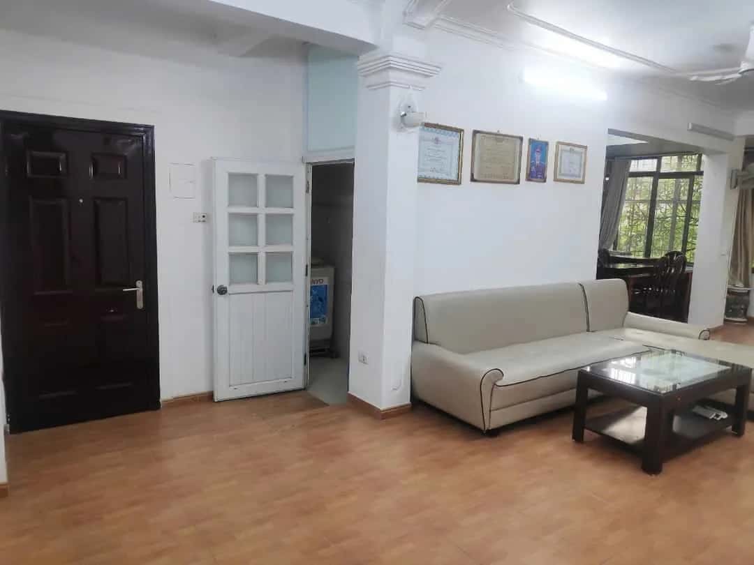 Cho thuê căn hộ chung cư Láng Hạ Láng, Hà Nội – 3 phòng ngủ, giá 12 triệu
