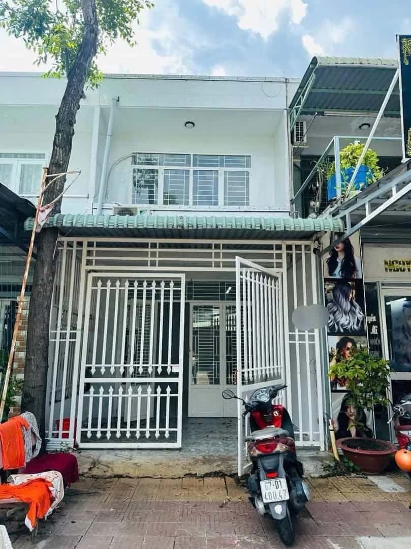Cho thuê nhà hẻm Hẻm B15 Thành phố Hồ Chí Minh, TP.HCM – 3 phòng ngủ, giá 8 triệu