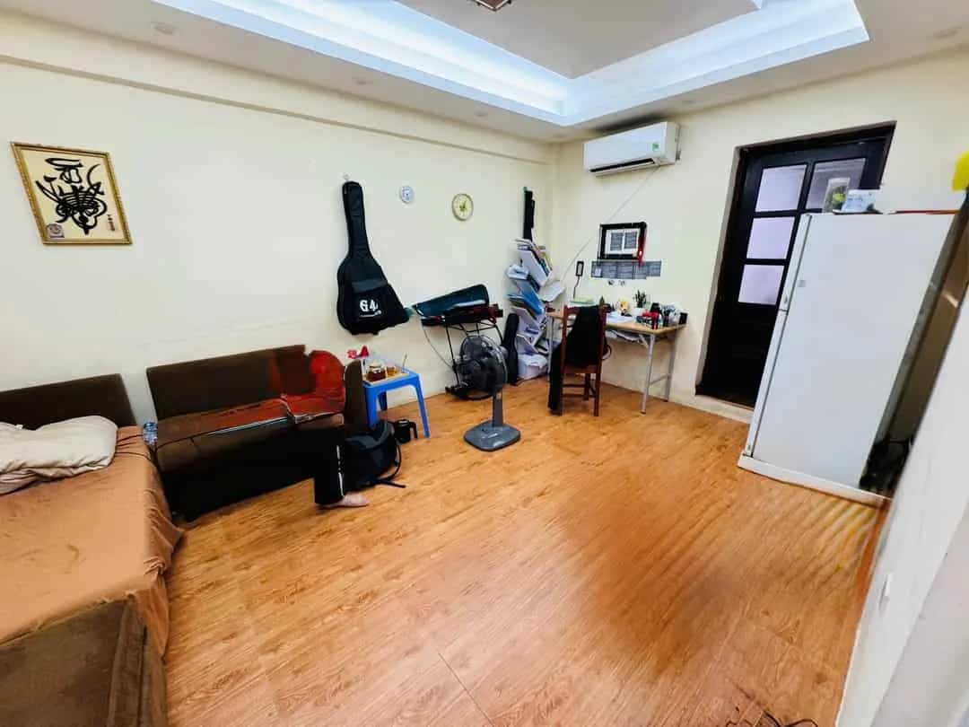 Cho thuê căn hộ chung cư Chùa Láng Láng, Hà Nội – 3 phòng ngủ, giá 9.5 triệu