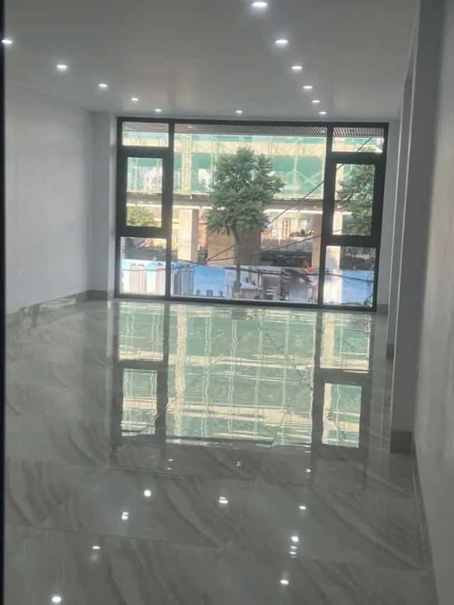 Cho thuê nhà mặt tiền Đường Cổ Linh Long Biên, Hà Nội – 5 phòng ngủ, giá 40 triệu