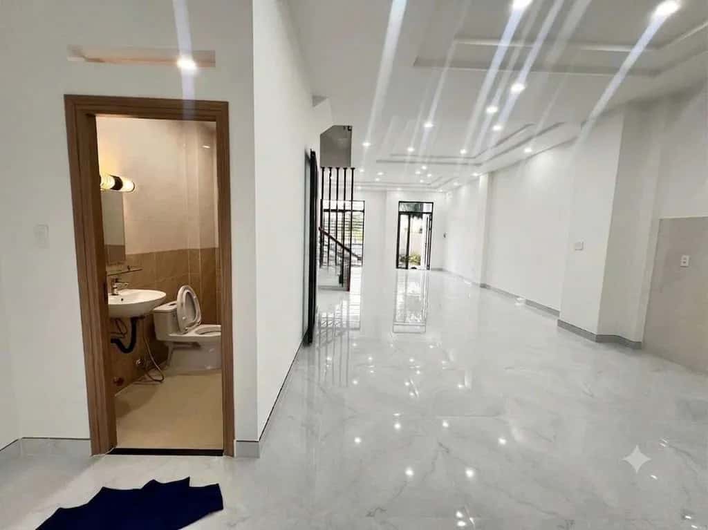 Cho thuê nhà hẻm Song Hành Quận 2 cũ, TP.HCM – 4 phòng ngủ, giá 30 triệu
