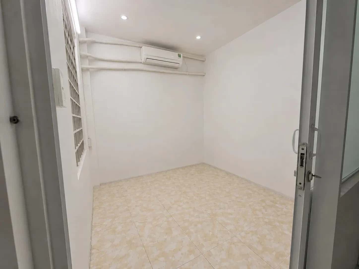 Cho thuê phòng trọ đường cao-thang Quận 3, TP.HCM – 1 phòng ngủ, giá 2.3 triệu