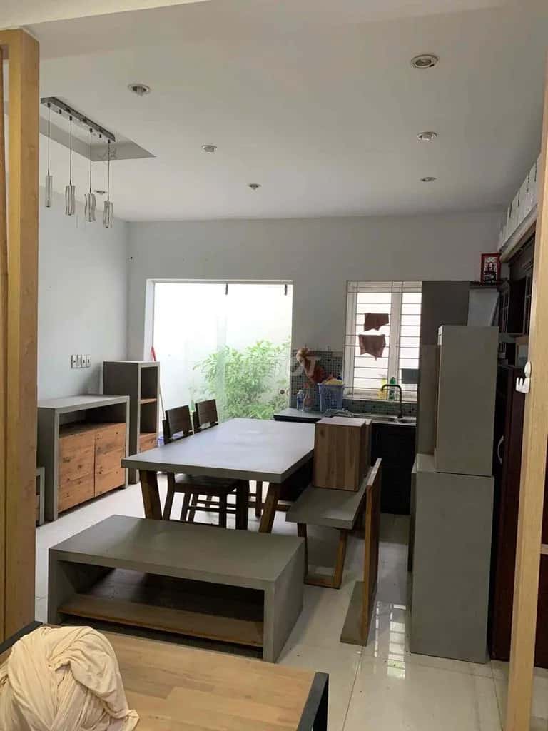 Cho thuê nhà hẻm Đường D3 Quận 9 cũ, TP.HCM – 4 phòng ngủ, giá 15 triệu