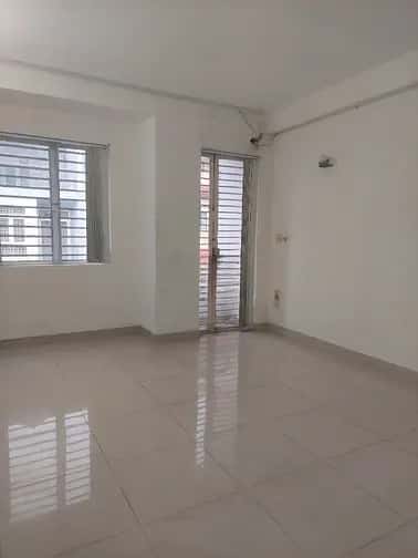 Cho thuê nhà mặt tiền Đường D4 Quận 7, TP.HCM – 4 phòng ngủ, giá 25 triệu