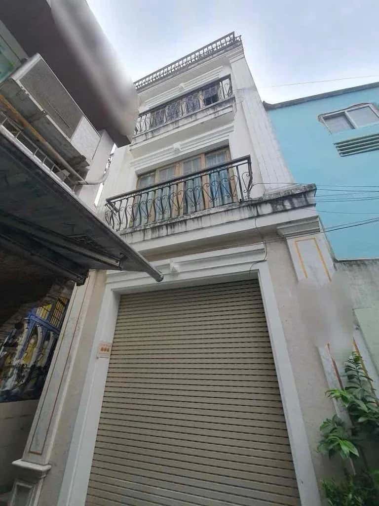 Cho thuê nhà hẻm Đường Phan Văn Trị Quận 5, TP.HCM – 2 phòng ngủ, giá 11 triệu